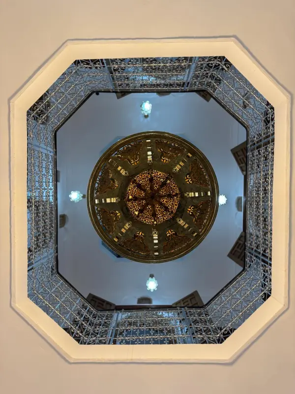 Le plafond du puits, vu d'en bas